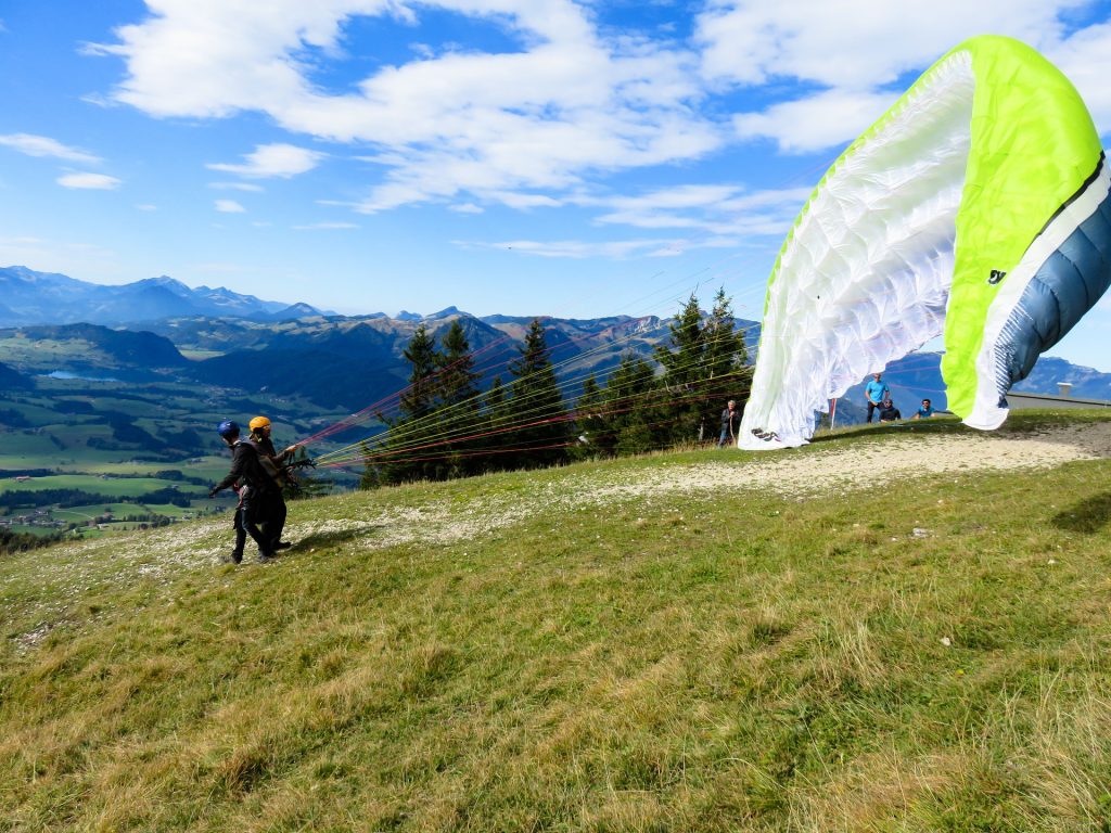 Décollage en parapente